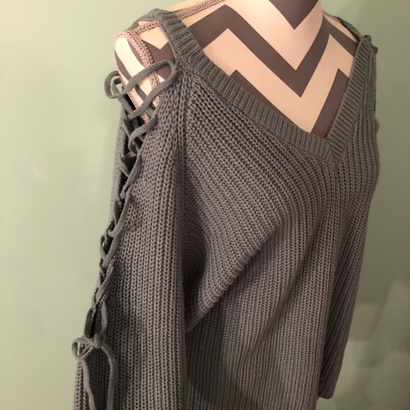 Sweater - Picture 1 of 4